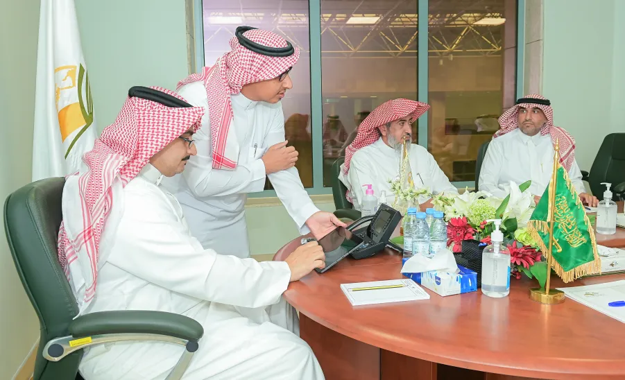 MU'S RECTOR LAUNCHES THE SELF-SPONSORED EDUCATIONAL PROGRAMS
 -  جامعة المجمعة 