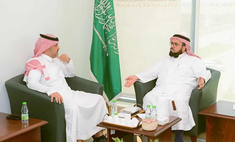 مدير المركز الإعلامي يلتقي بعميد الجودة والتطوير - 3