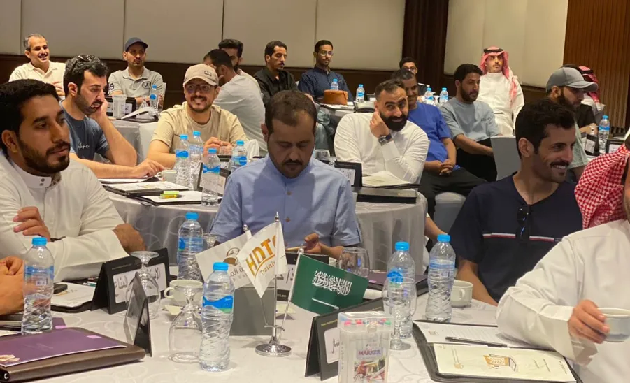 عمادة الموارد البشرية تقيم ورشة عمل بعنوان  (أساسيات حوكمة المعلومات)والمقامة في "القاهرة" - صورة