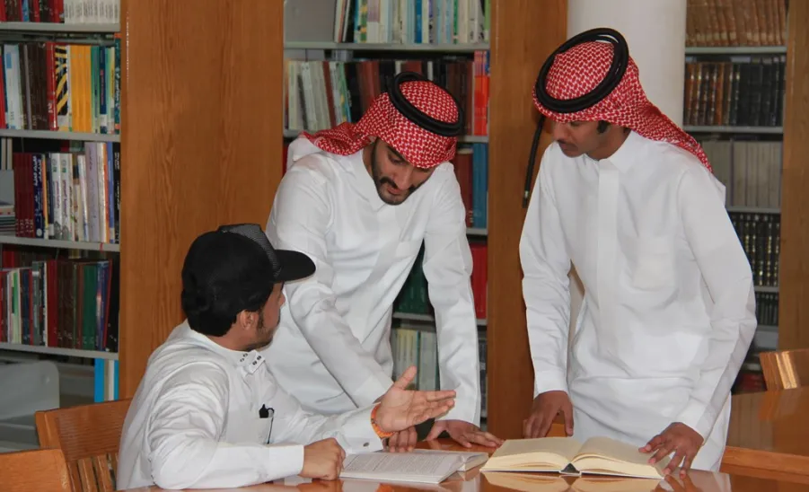 The college's students visit Dar Al-Rahmaniya Library -  كلية الغاط