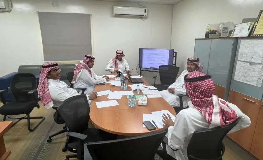 الإدارة تعقد الإجتماع التشاوري الخامس  - 2