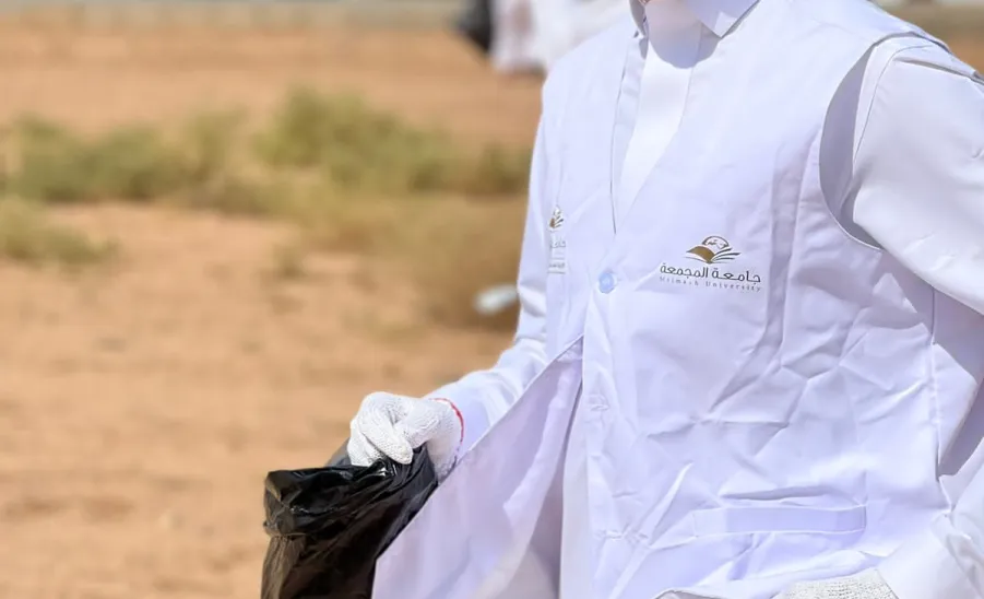 A campaign on improving the environment of main campus -  امتداداً لمراحل تنفيذ "مبادرة تحسين بيئة المدن الجامعية" : الإدارة وبالتعاون مع كلية الهندسة تُنفذ نشاط المبادرة