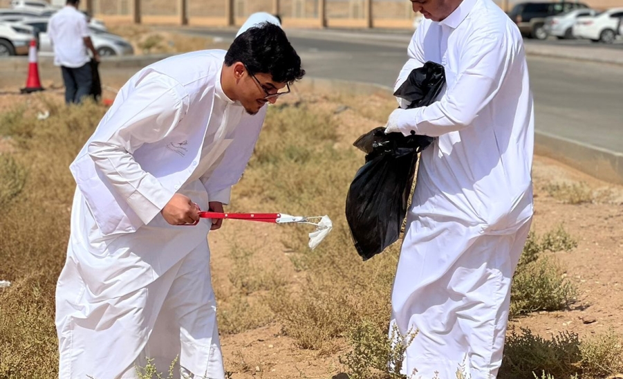 امتداداً لمراحل تنفيذ "مبادرة تحسين بيئة المدن الجامعية" : الإدارة وبالتعاون مع كلية الهندسة تُنفذ نشاط المبادرة