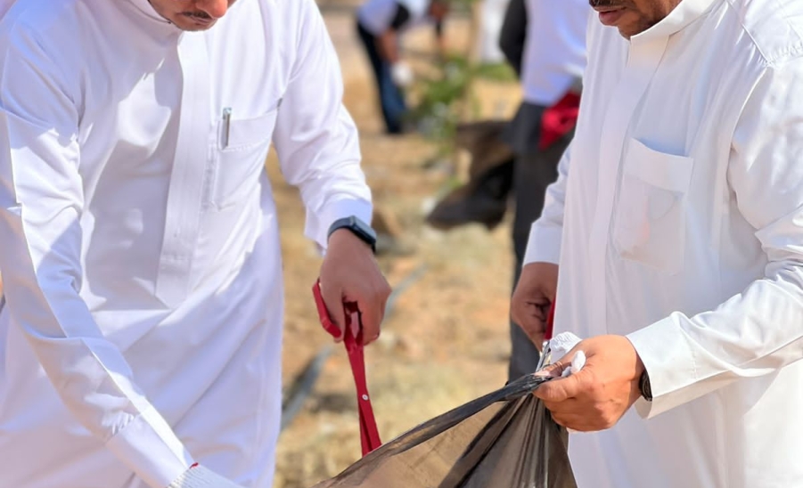 امتداداً لمراحل تنفيذ "مبادرة تحسين بيئة المدن الجامعية" : الإدارة وبالتعاون مع كلية إدارة الأعمال تُنفذ نشاط المبادرة