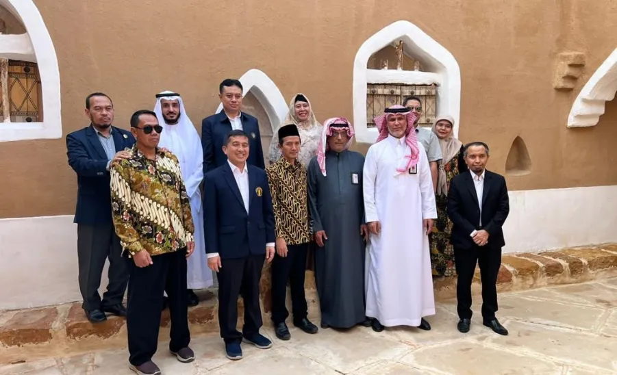 A DELEGATION OF UNIVERSITAS BRAWIJAYA VISITS MU AND SIGNS MOU
 -  صورة 2