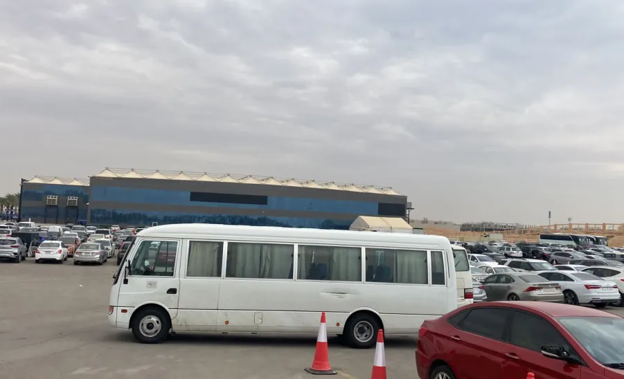  نقل عدد من طلاب الجامعة لمعرض مكافحة المخدرات بالرياض  - مم
