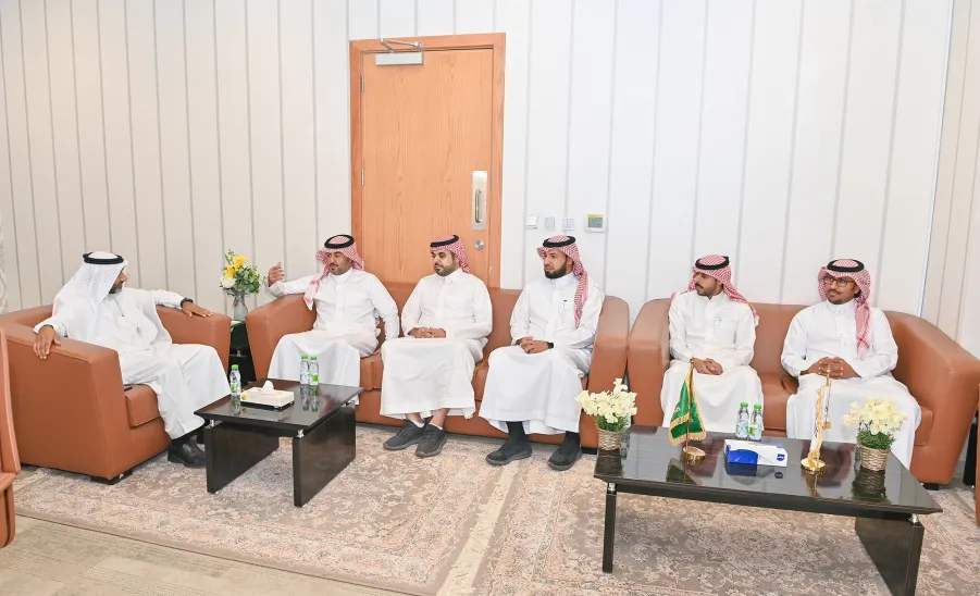 The Media Center's director congratulates Prof. Al- Shehri for being assigned as a vice-rector for graduate studies and scientific research  -  00