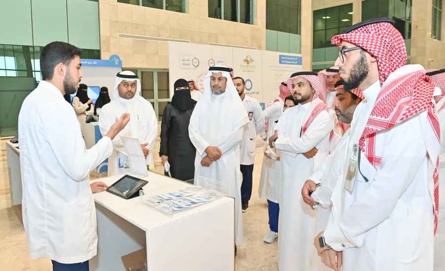 MU HOLDS AN EXHIBITION ON THE WORLD DIABETES DAY -  جامعة المجمعة 