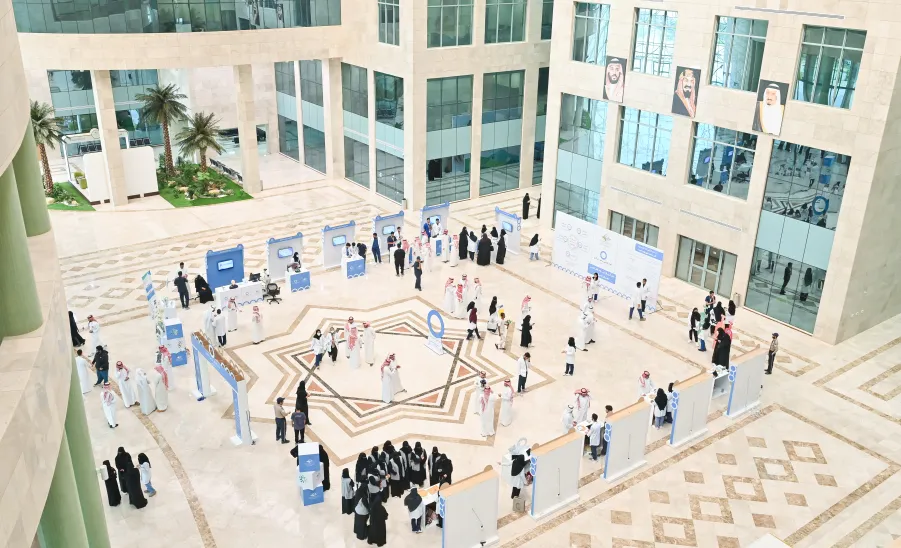 MU HOLDS AN EXHIBITION ON THE WORLD DIABETES DAY -  جامعة المجمعة 