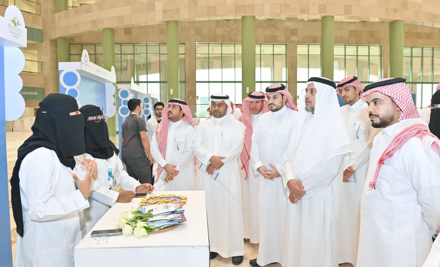 MU HOLDS AN EXHIBITION ON THE WORLD DIABETES DAY -  جامعة المجمعة 
