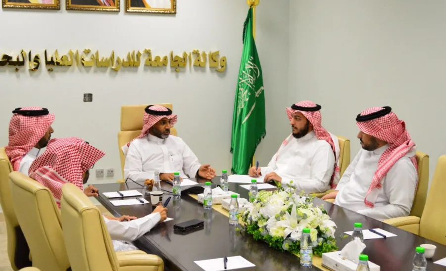 وكيل الجامعة للدراسات العليا والبحث العلمي يترأس الاجتماع التاسع عشر للجنة العلمية لمؤتمر السكتة الدماغية -  #
