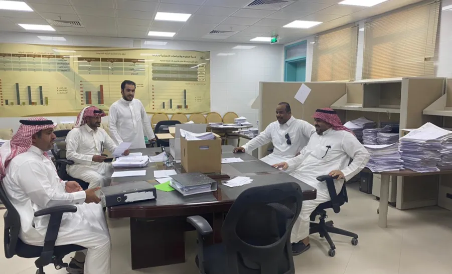 The Center's director visits the College of Sciences and Humanities in Ghat -  .