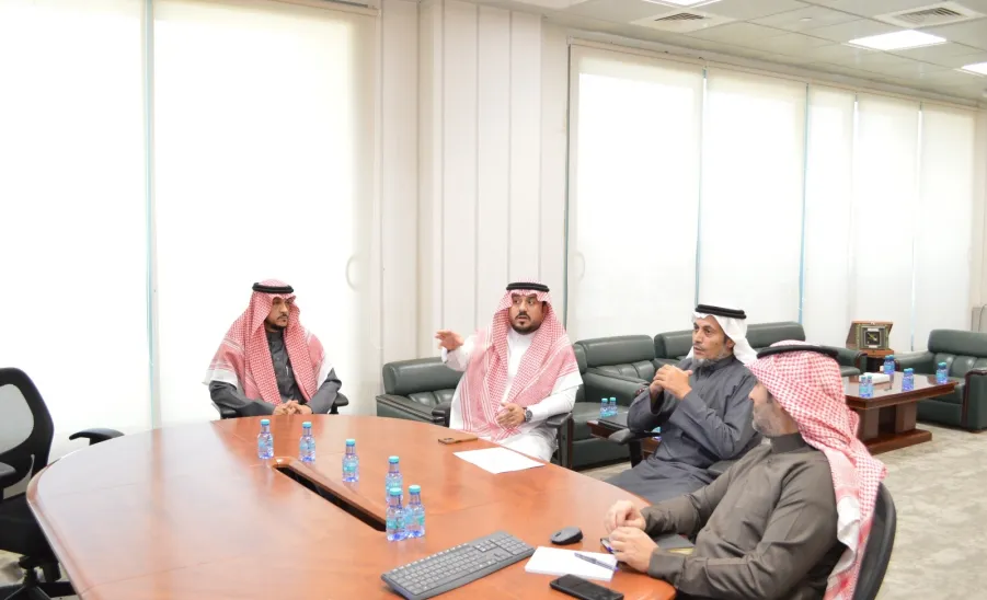 وكيل الجامعة للشؤون التعليمية يرأس الجلسة الثانية للمجلس التنفيذي للكلية التطبيقية - اجتماع مجلس الكلية التطبيقية 