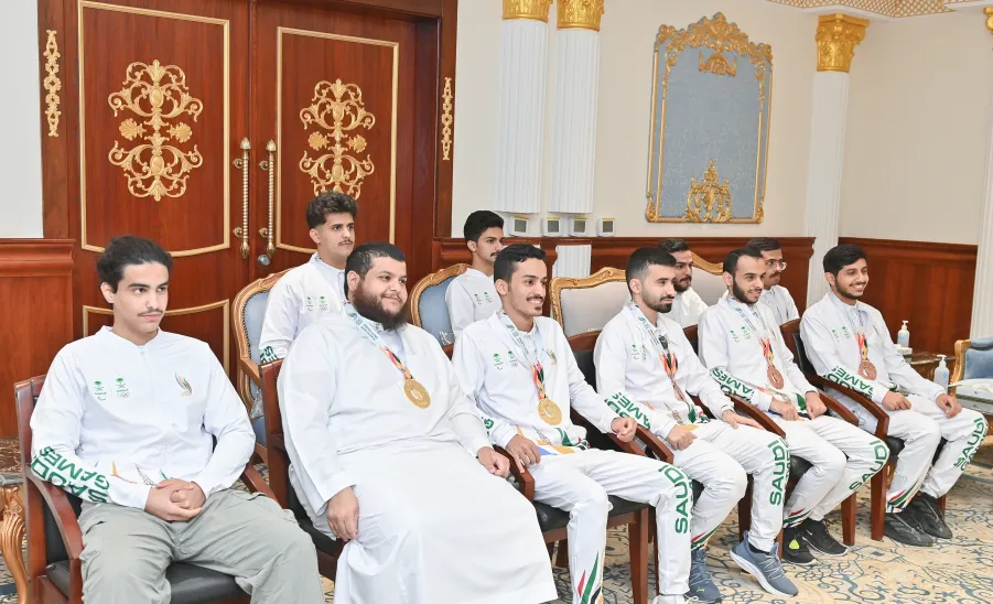 MU'S RECTOR AWARDS WINNING STUDENTS AT SAUDI GAMES EVENT -  جامعة المجمعة 
