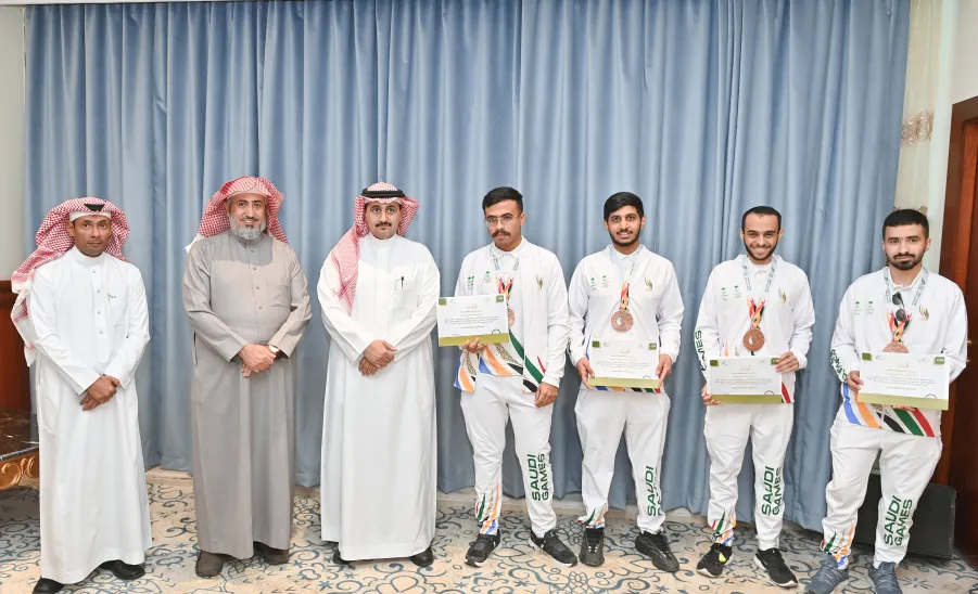 MU'S RECTOR AWARDS WINNING STUDENTS AT SAUDI GAMES EVENT -  جامعة المجمعة 