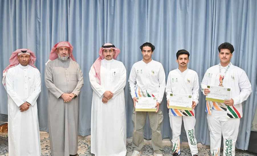 MU'S RECTOR AWARDS WINNING STUDENTS AT SAUDI GAMES EVENT -  جامعة المجمعة 