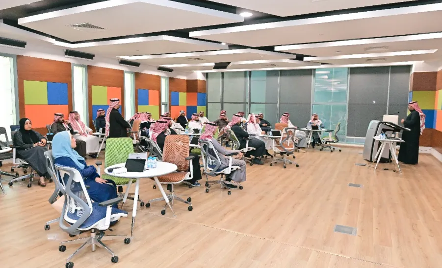 The Volunteer Work Center conducts a workshop for coordinators  -  صورة
