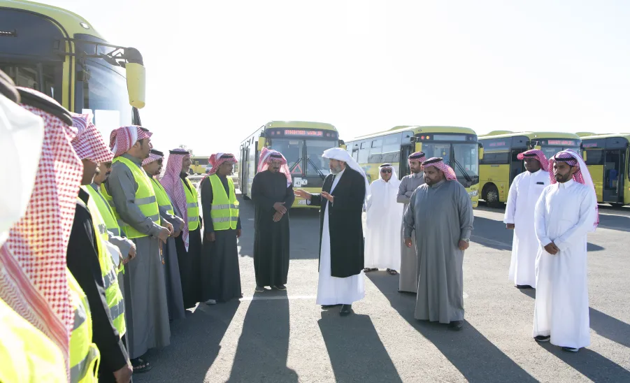 MU'S VICE-RECTOR ON TOUR OF INSPECTION TO TRANSPORTATION FLEET DURING EXAM PERIOD
 -  وكيل الجامعة للتنمية والاستثمار يتفقد جاهزية خطوط النقل خلال فترة الاختبارات النهائية للفصل الاول