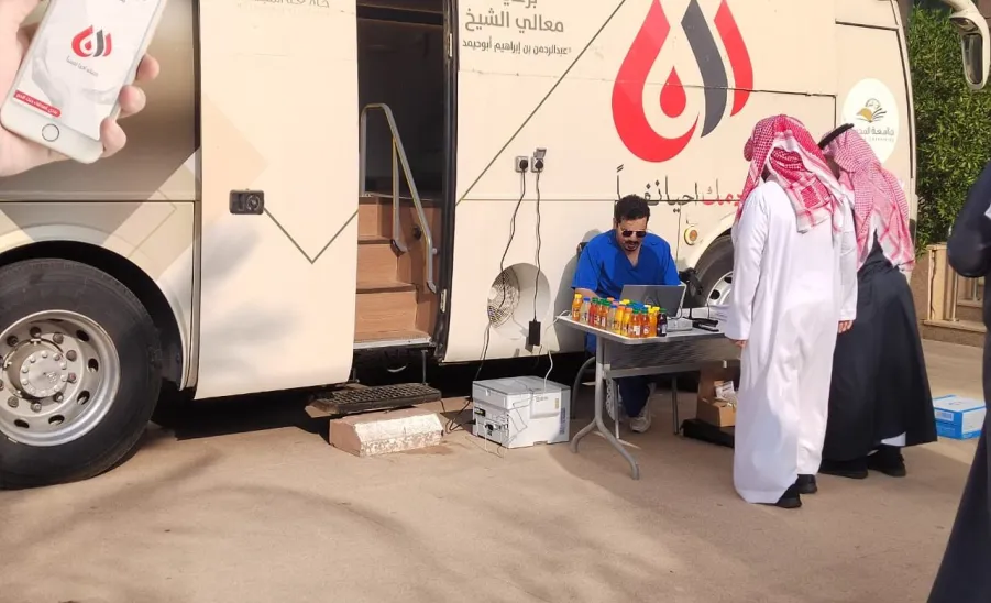 بالتعاون مع الكلية التطبيقية : نادي أصدقاء بنك الدم ينفذ حملة ( دماؤنا حياة ) -  صورة