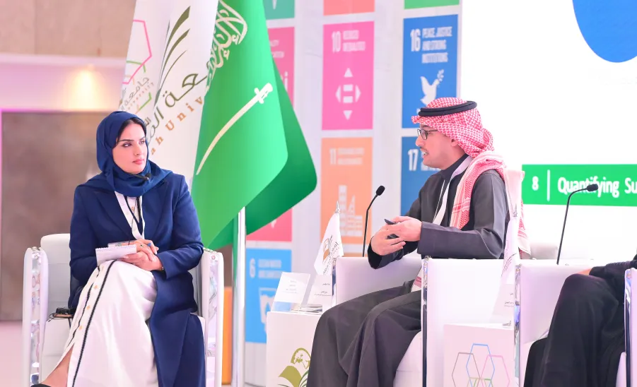 الجامعة تختتم أعمال المؤتمر الدولي ( الجامعات وأهداف التنمية المستدامة 2030 " المستهدفات والممارسات " ) - 13