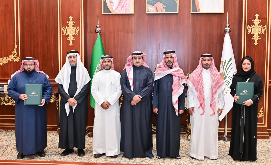  بهدف توقيع مذكرتي تفاهم بين الجانبين : رئيس الجامعة يستقبل معالي رئيس جامعة جدة والوفد المرافق له - جامعة المجمعة 