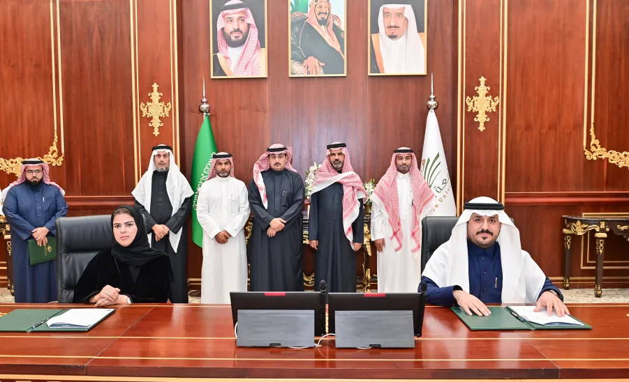  بهدف توقيع مذكرتي تفاهم بين الجانبين : رئيس الجامعة يستقبل معالي رئيس جامعة جدة والوفد المرافق له - جامعة المجمعة 