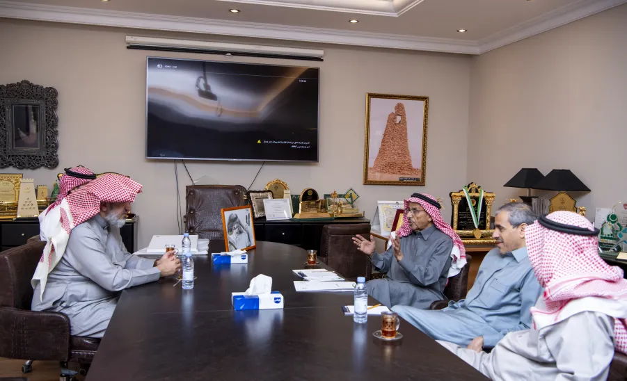 MU VICE-RECTOR ON A VISIT TO IBRAHIM AL-SULTAN CHARITABLE FOUNDATION
 -  وكيل الجامعة للتنمية والاستثمار رئيس مجلس إدارة مركز التأهيل الطبي والاطراف الاصطناعية يزور مؤسسة الشيخ إبراهيم السلطان الخيرية