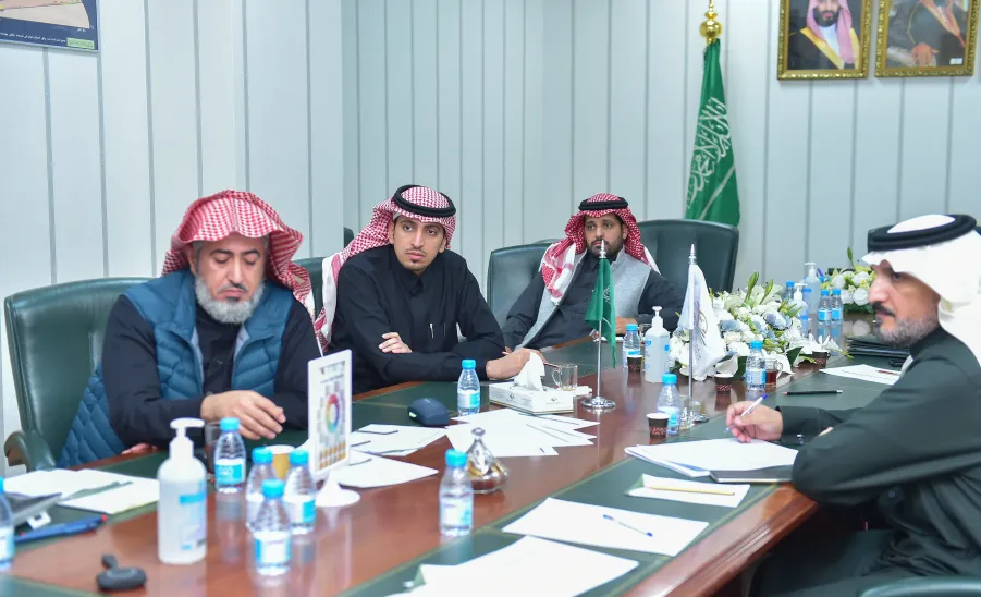 MU participates in a workshop on outsourcing projects by ministry of education  -  برئاسة وكيل الجامعة للتنمية والاستثمار فريق عمل الجامعة يشارك في ورشة عمل المشاريع وعقود التشغيل وآليه عملها المنفذة (عن بعد) من قبل وزارة التعليم