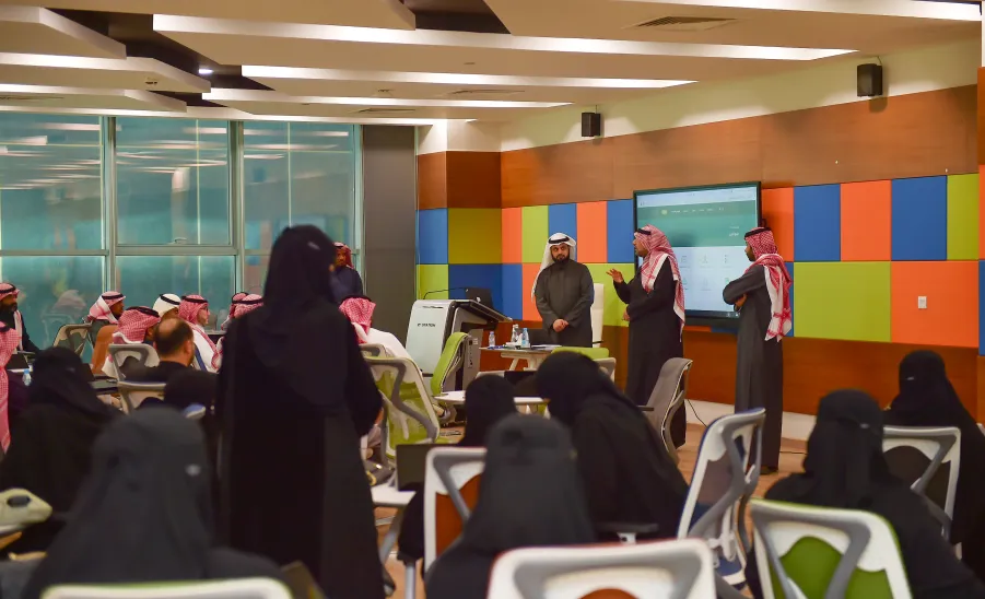 Irtiqa conducts a workshop for coordinators of its platform - فريق منصة ارتقاء ينفذ ورشة عمل لمنسقي المنصة في جهات الجامعة