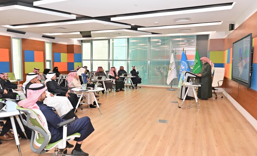 وكيل الجامعة للتنمية والاستثمار يفتتح اللقاء السادس لمركز سيفال - سعادة وكيل الجامعة للتنمية والاستثمار يفتتح اللقاء السادس لمركز سيفال: مناقشة تفعيل توصيات المؤتمر الدولي: الجامعات وأهداف التنمية المستدامة 2030 " المستهدفات والممارسات"