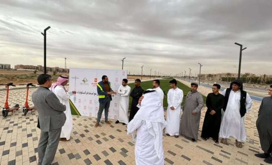 الإدارة تقيم ورش عمل ميدانية للتعامل الآمن مع السكوترات الكهربائية - .