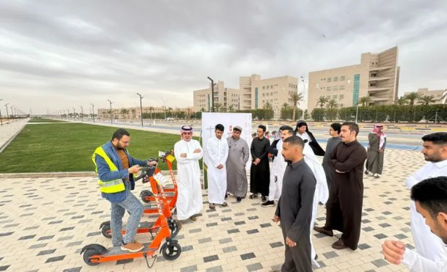 الإدارة تقيم ورش عمل ميدانية للتعامل الآمن مع السكوترات الكهربائية - 0