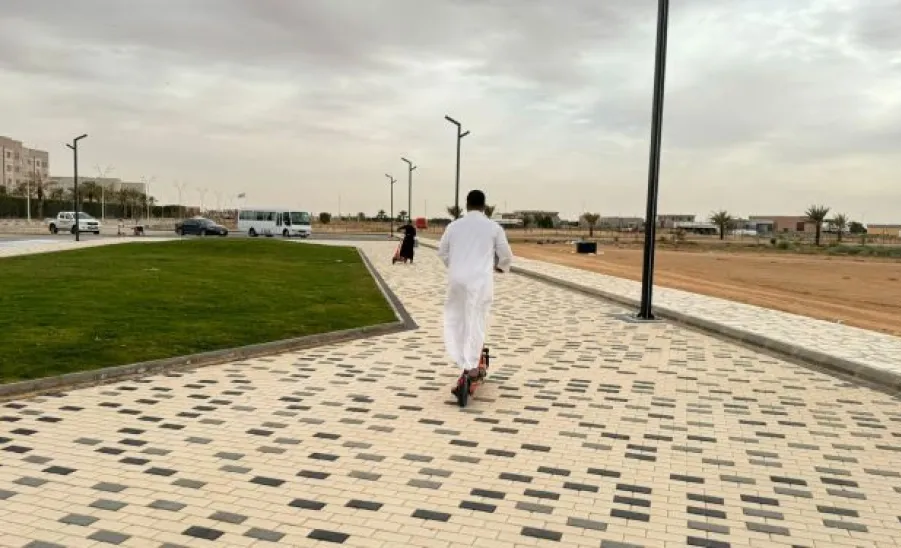 الإدارة تقيم ورش عمل ميدانية للتعامل الآمن مع السكوترات الكهربائية - ..