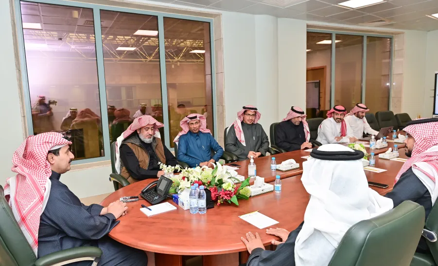A delegation of Jeddah University visits the IT & E-Learning Deanship  -  زيارة وفد جامعة جدة لعمادة تقنية المعلومات والتعليم الإلكتروني 1