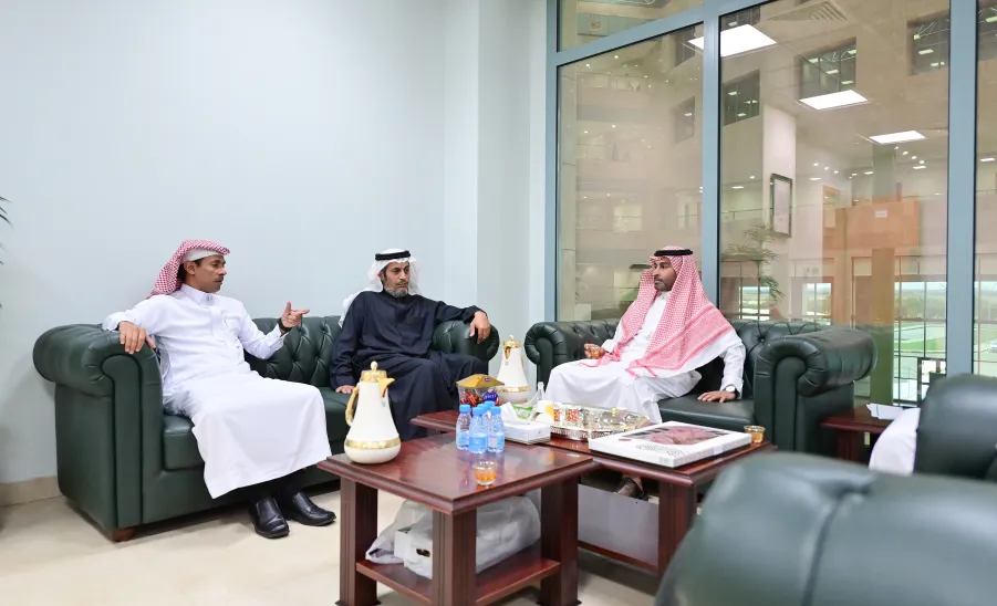 A delegation of Jeddah University visits the IT & E-Learning Deanship  -  زيارة وفد جامعة جدة لعمادة تقنية المعلومات والتعليم الإلكتروني 4