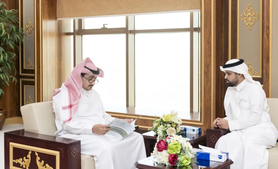 MU RECTORS REVIEWS THE REPORTS OF ACHIEVEMENT PRESENTED BY THE GENERAL ADMINISTRATION OF PROJECTS - جامعة المجمعة