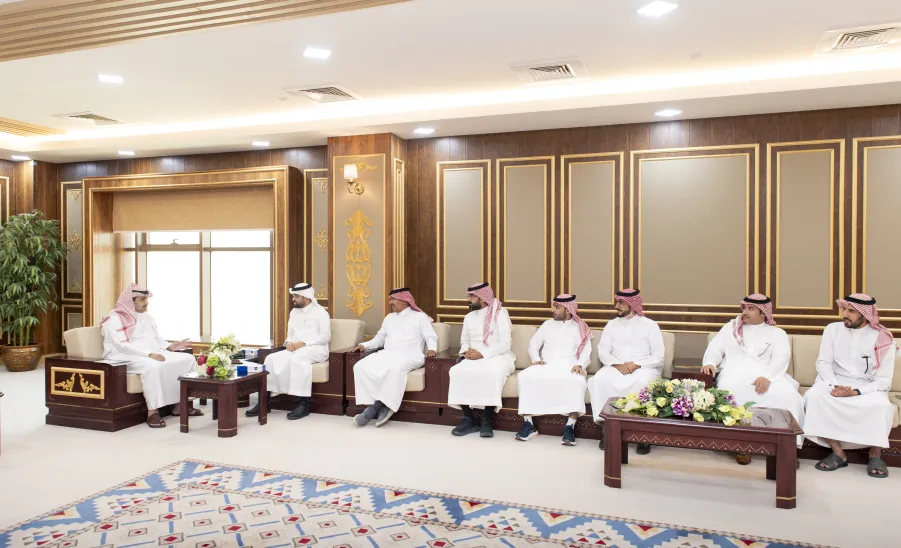 MU RECTORS REVIEWS THE REPORTS OF ACHIEVEMENT PRESENTED BY THE GENERAL ADMINISTRATION OF PROJECTS - جامعة المجمعة