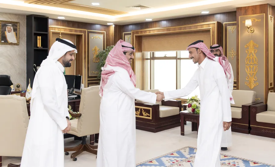 MU RECTOR WELCOMES THE TEAM OF THE UNIVERSITY GREEN INITIATIVE - جامعة المجمعة
