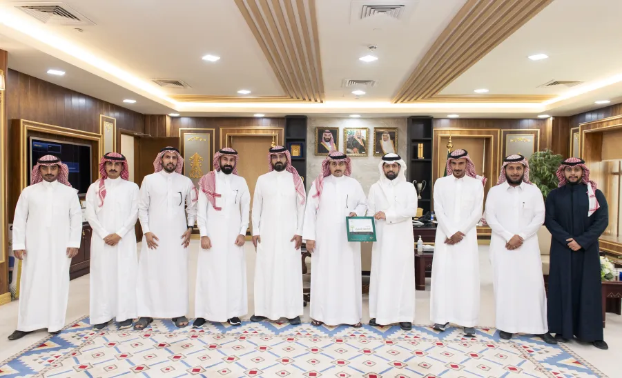 MU RECTOR WELCOMES THE TEAM OF THE UNIVERSITY GREEN INITIATIVE - جامعة المجمعة