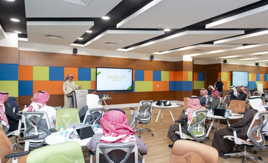 The Vice-Rector launches a volunteer workshop for coordinators  -  سعادة وكيل الجامعة للتنمية والاستثمار يدشن ورشة عمل العمل التطوعي لمنسقي جهات الجامعة لدعم جهود الجامعة في استمرار تفعيل العمل التطوعي
