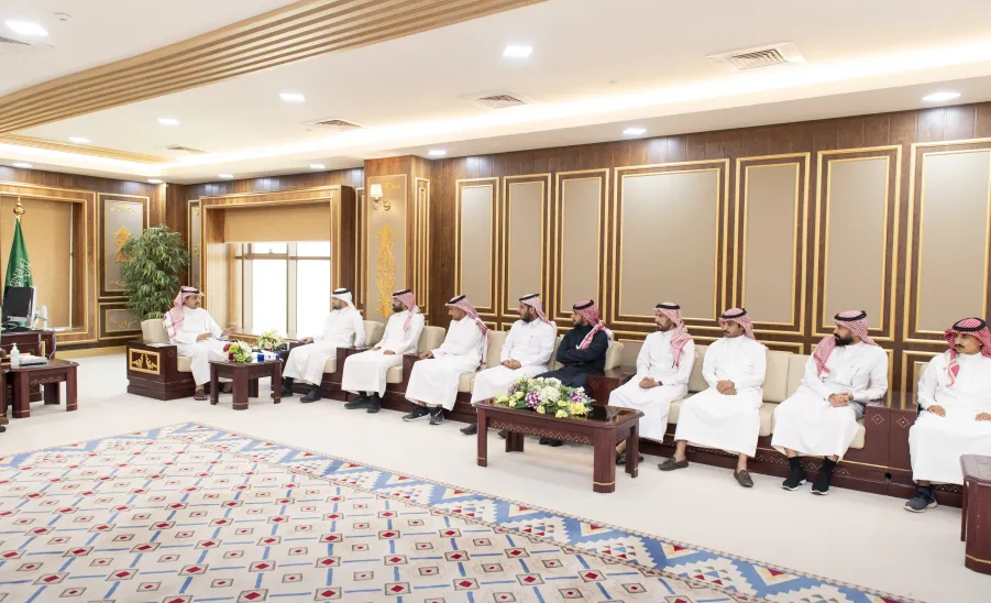 MU RECTOR WELCOMES THE TEAM OF THE UNIVERSITY GREEN INITIATIVE - جامعة المجمعة