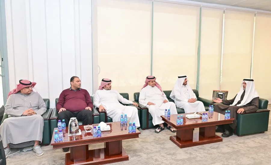 وكيل الجامعة للشؤون التعليمية يدشن معسكر محترفون لتهيئة طلبة الكلية التطبيقية لسوق العمل - fig2
