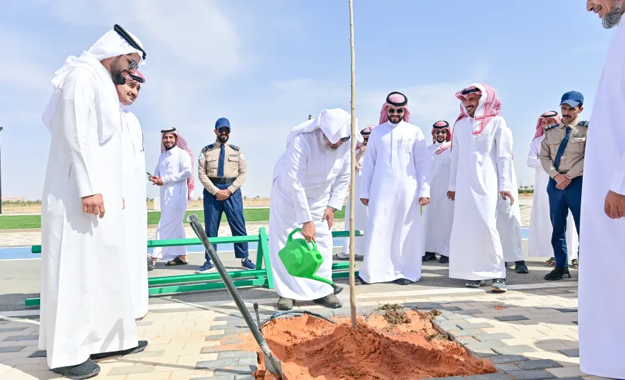MU RECTOR LAUNCHES 2ND PHASE OF THE UNIVERSITY GREEN INITIATIVE - جامعة المجمعة
