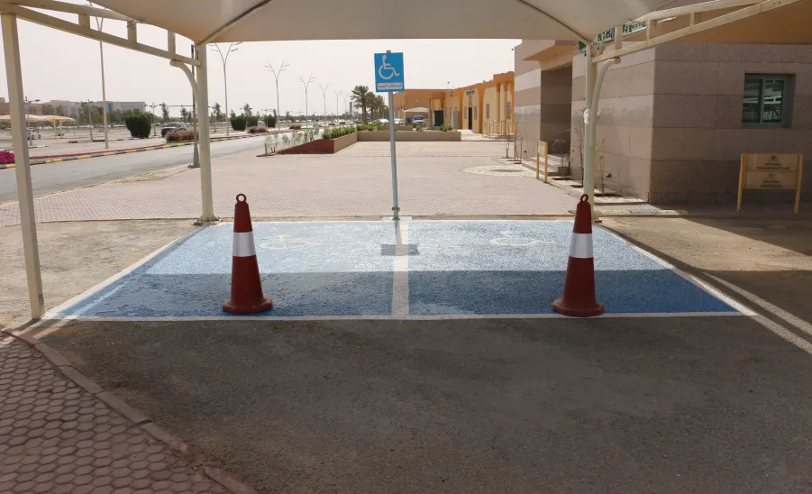 الإدارة تستكمل تطوير أعمال البنية التحتية في الطرق والمواقف  - تأهيل