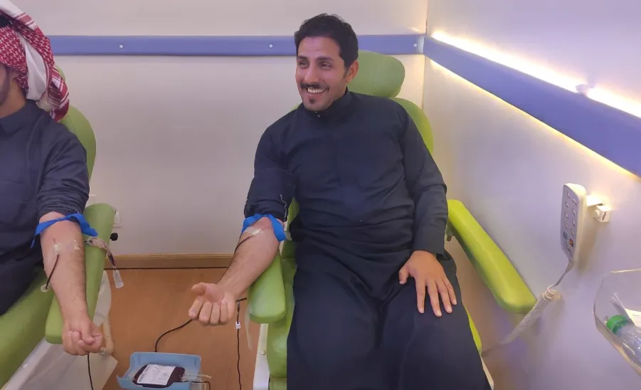 Social Responsibility Observatory launches a blood donation campaign  -  مرصد المسؤولية الاجتماعية ينفذ حملة تبرع بالدم في مركز إبراهيم السلطان الثقافي بتمير.