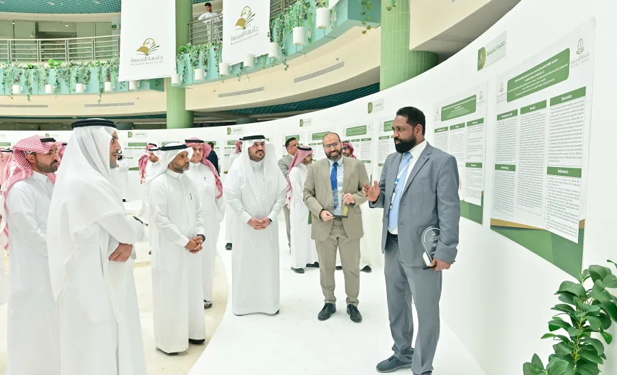 رئيس الجامعة يرعى حفل الملتقى البحثي السنوي - جامعة المجمعة 