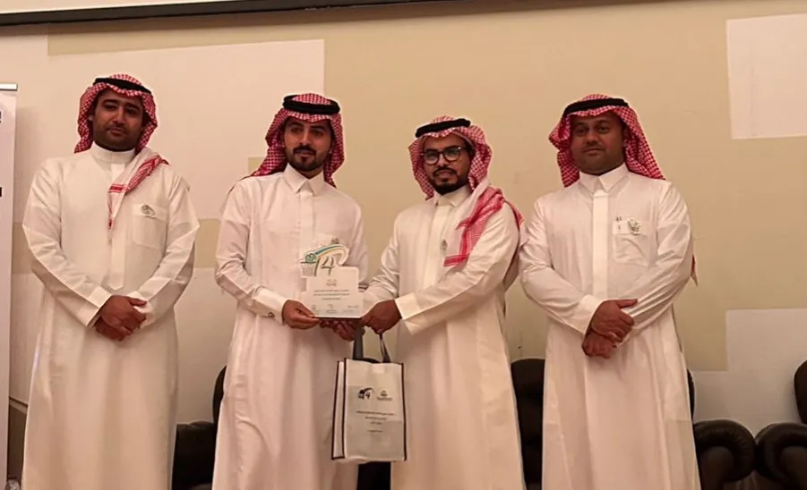 عمادة شؤون الطلاب تكرم الإدارة العامة للخدمات نظير جهودها في نهائيات دوري الاتحاد السعودي للجامعات  - 0