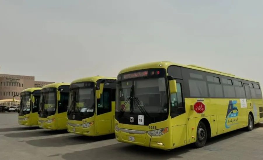 الإدارة العامة للخدمات تطلق عدد من خطوط النقل لنقل الطالبات الخريجات  - 2