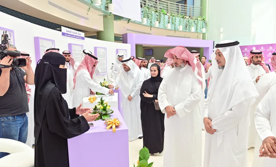 MU HOLDS CLOSING CEREMONY OF STUDENT ACTIVITIES AND AWARDS WINNERS OF THE 6TH STUDENT FORUM CONTEST FOR TALENT & CREATIVITY - جامعة المجمعة 