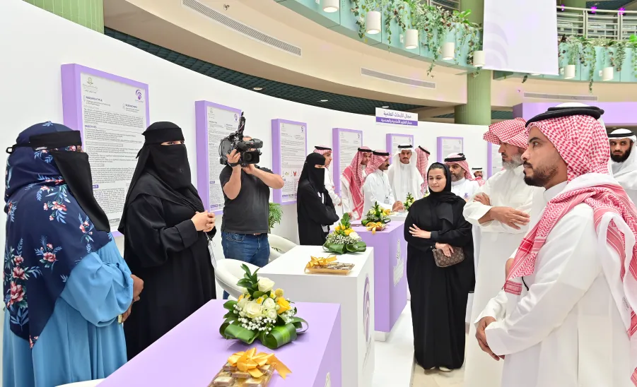 MU HOLDS CLOSING CEREMONY OF STUDENT ACTIVITIES AND AWARDS WINNERS OF THE 6TH STUDENT FORUM CONTEST FOR TALENT & CREATIVITY - جامعة المجمعة 